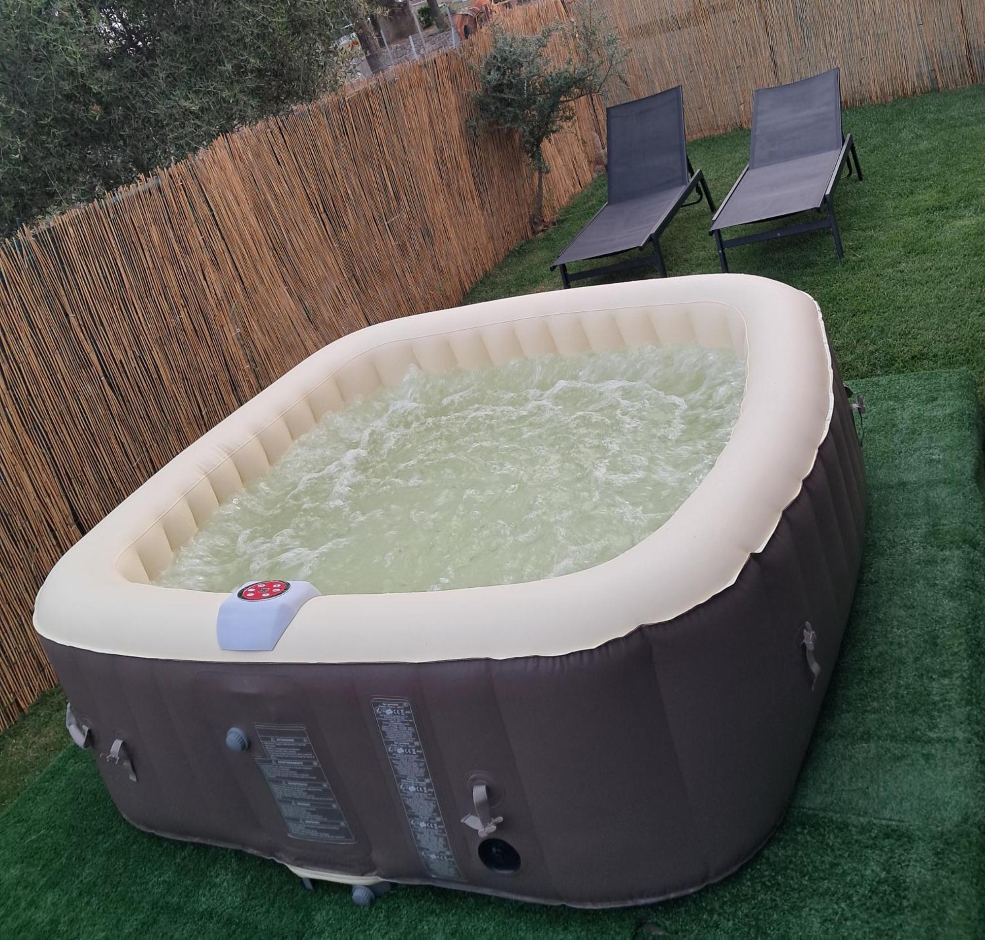 Pasiga - Private Jacuzzi - Apartment Telti Exterior photo